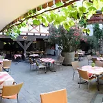 Weinhotel / Zur Sonne