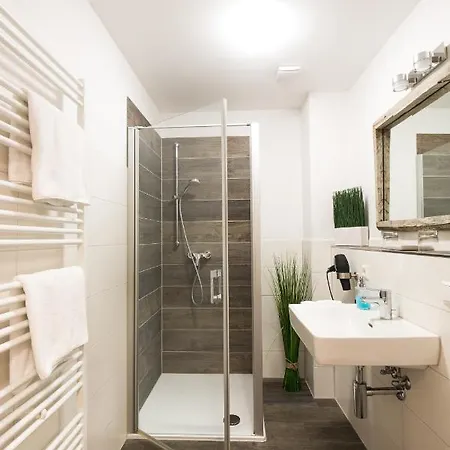 Weinhotel / Zur Sonne