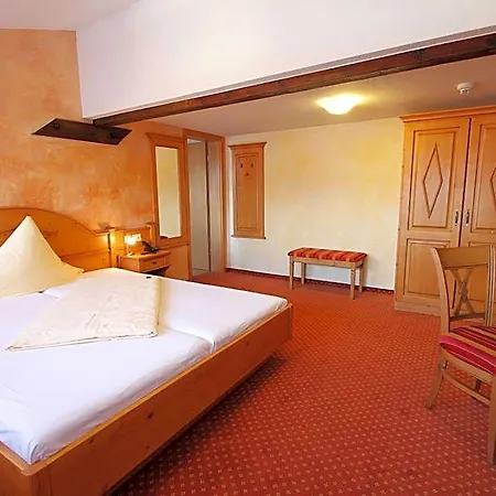 Hotel Weinhotel / Zur Sonne 3*