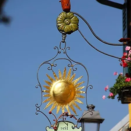 Hotel Weinhotel / Zur Sonne