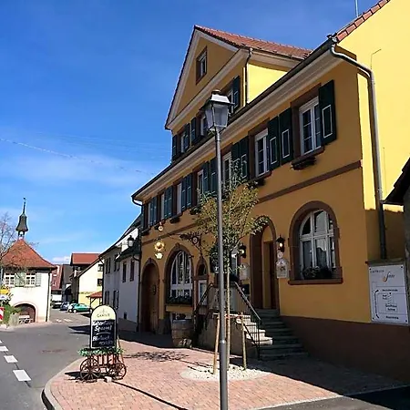 Weinhotel / Zur Sonne