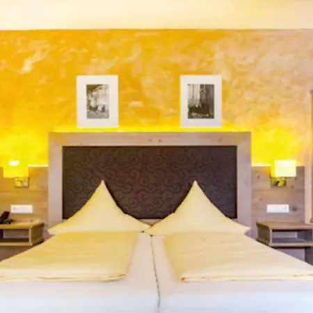 Weinhotel / Zur Sonne 3*