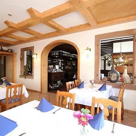 Weinhotel / Zur Sonne