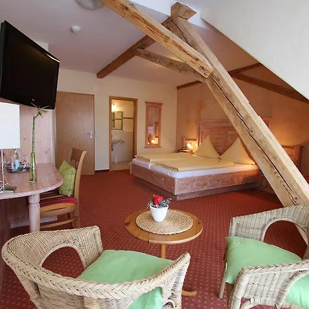 Szálloda Weinhotel / Zur Sonne