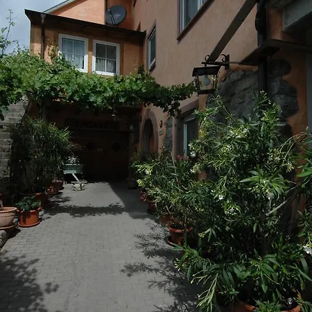 Weinhotel / Zur Sonne