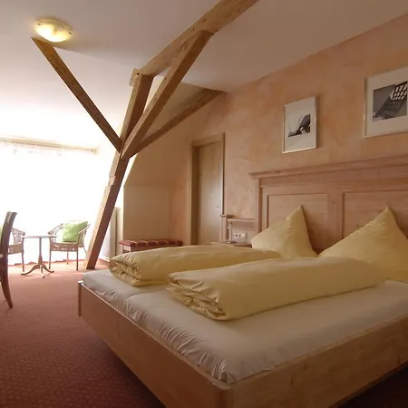 Szálloda Weinhotel / Zur Sonne